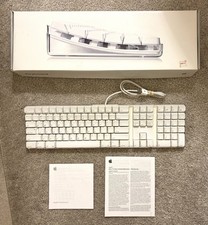 Apple Keyboard A1048 & Original Box Wired USB M9034LLA Vtg 2003 picture