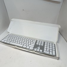 Apple A1243 MB110LL/B Wired Keyboard picture